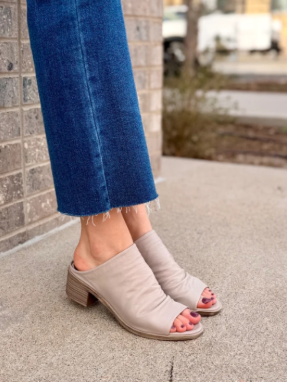 Bueno Ocean Low Heel Slide in Light Grey